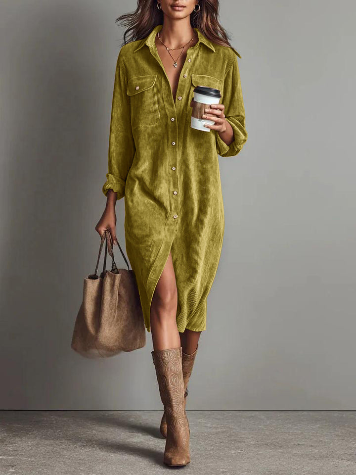 Damen Hemdblusenkleid aus Cord mit Brusttaschen, Knopfleiste und Schlitze Echoarchiv