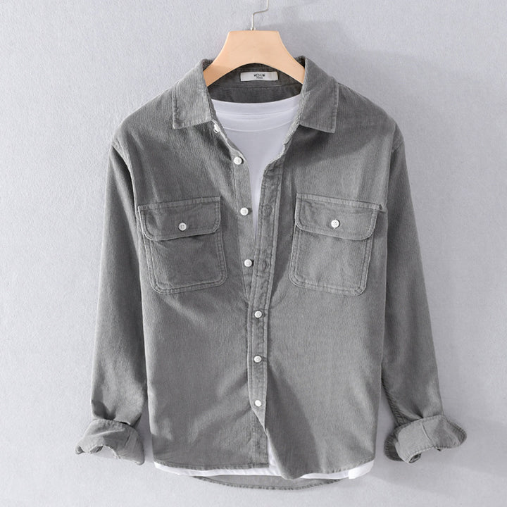 Herren Feincord-Hemdjacke im Worker‑Stil mit doppelten Brustpatten und entspanntem Schnitt Echoarchiv