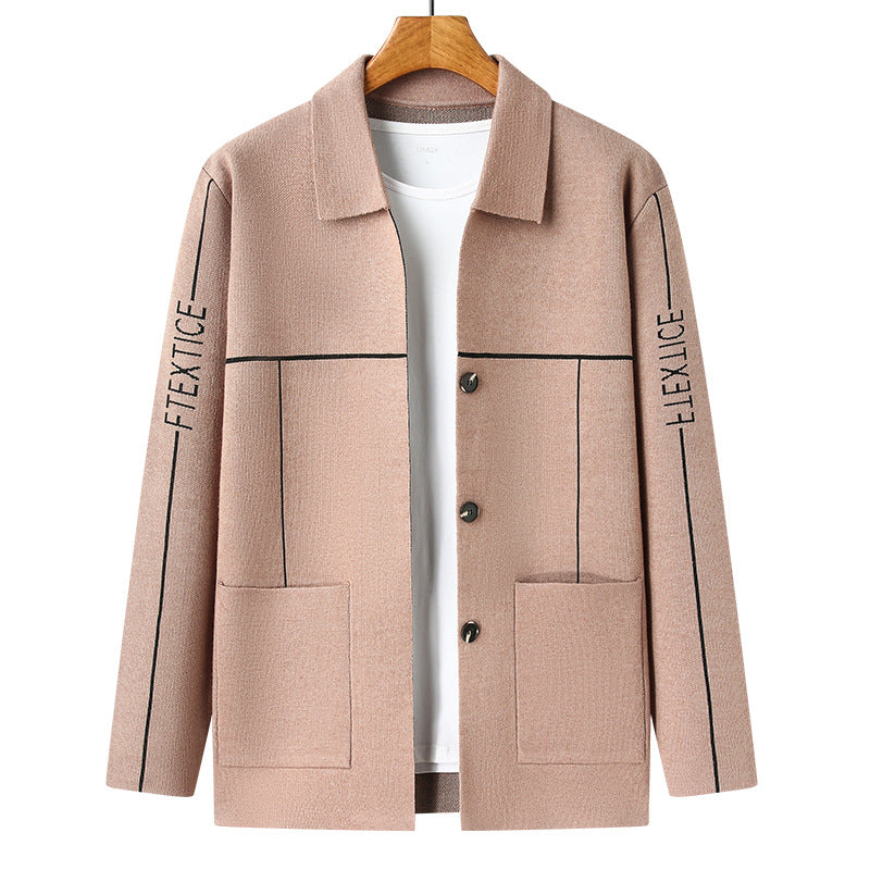 Herren modische Strickjacke mit hohem Kragen und eleganten Knöpfen Echoarchiv