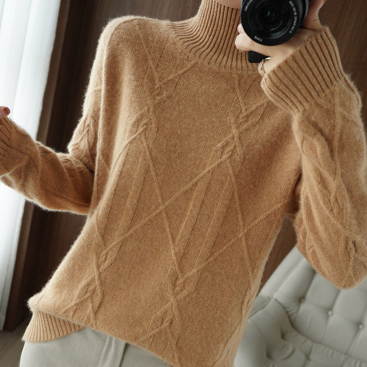Damen Weicher Mohair‑Look Pullover mit hohem Rippkragen, Zopfmotiv und kastiger Oversize‑Passform Echoarchiv