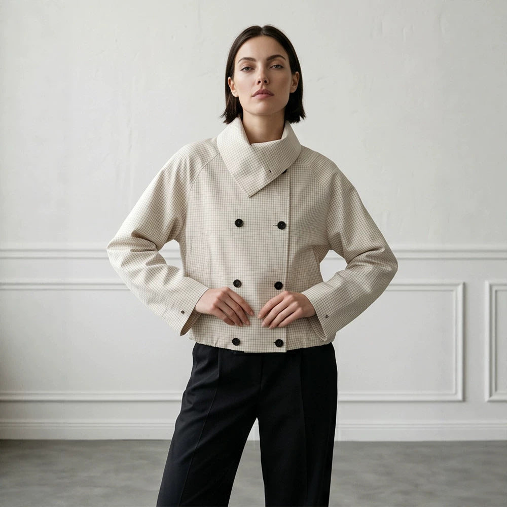 Damen Kurze Doppelreiher-Blousonjacke mit Wickelkragen und Raglanärmeln Echoarchiv