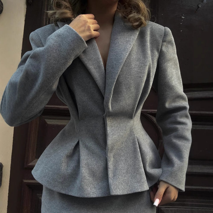 Damen Zweiteiliges Business-Kostüm mit tailliertem Blazer und Bleistiftrock Echo Archiv