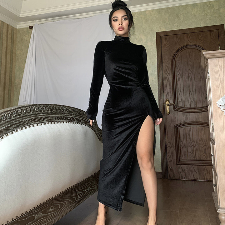 Damen Elegantes Samt-Maxi-Kleid mit hohem Schlitz und Stehkragen Echo Archiv