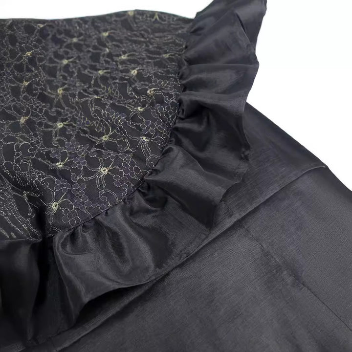 Damen Elegantes Kleid mit Spitzenoberteil und voluminösen Rüschen Echo Archiv