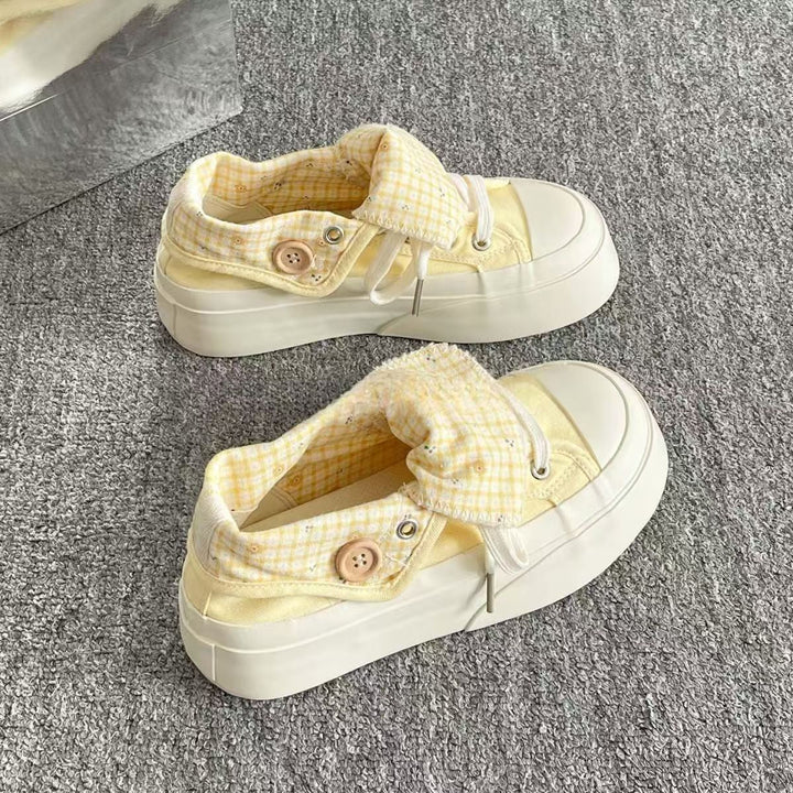 Damen Sneakers mit modischer Knopf-Details und innovativer Gummisohle Echo Archiv