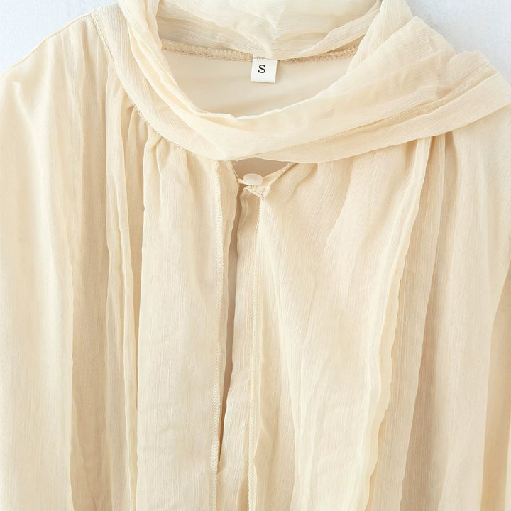 Damen Plissierte Chiffon‑Bluse mit Schleifenkragen und geraffter Saumlinie Echo Archiv