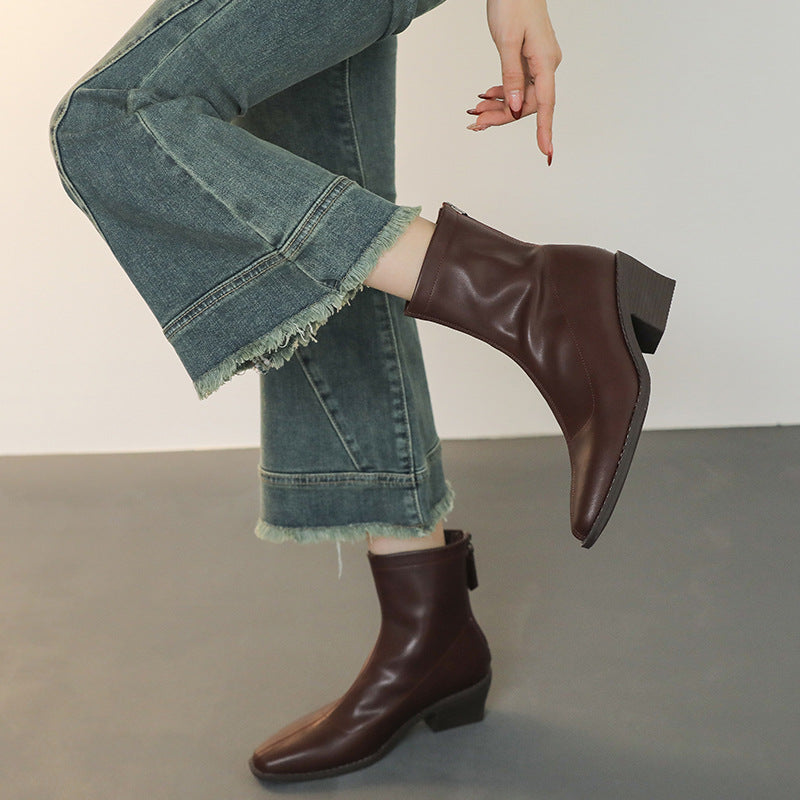 Damen Minimalistische Sock‑Ankleboot aus Glattleder mit hinterem Reißverschluss und sculpted Blockabsatz Echo Archiv