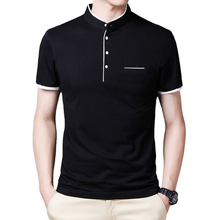 Herren Poloshirt mit modernem Stehkragen und feinen Kontrastdetails Echoarchiv