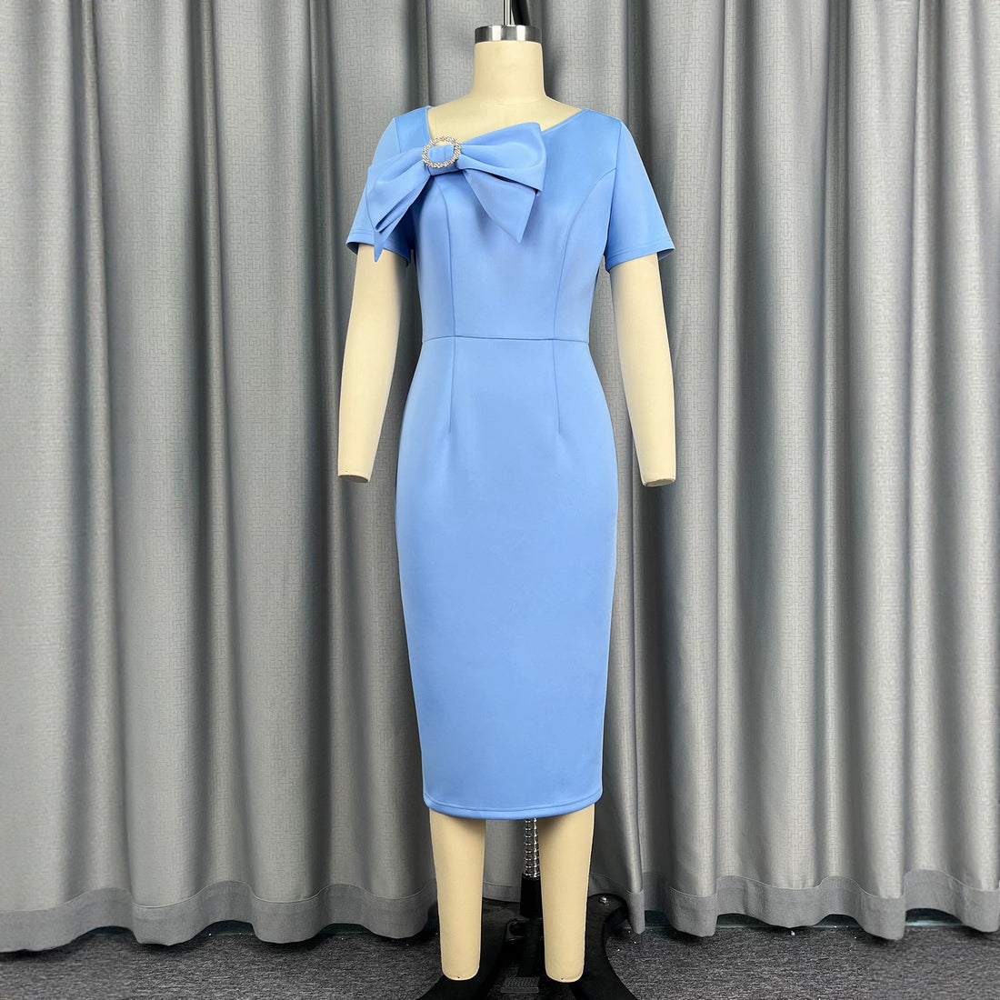 Damen Etuikleid mit eleganter Schleife – Élara