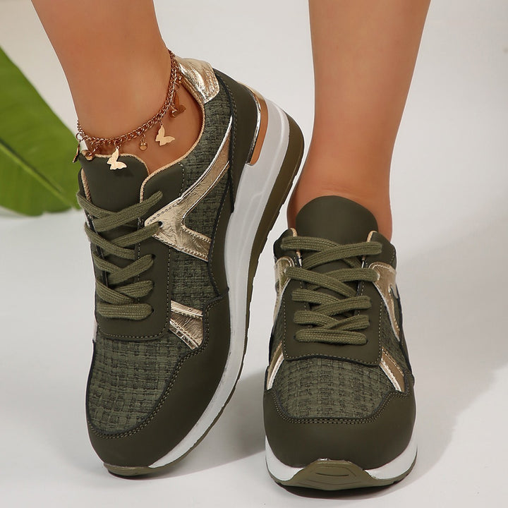 Damen sportlicher Keil-Sneaker mit gepolstertem Memory-Fußbett und eleganten Metallic-Akzenten Echo Archiv