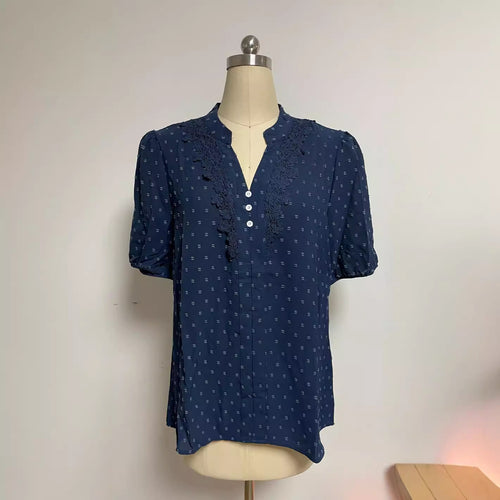 Damen nan semitransparente Dobby-Bluse mit Stehkragen, Häkelblende und Puffärmeln Echo Archiv
