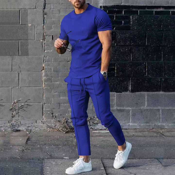 Herren lässiges Sport-Outfit mit atmungsaktivem T-Shirt und lockerer Jogginghose Echoarchiv