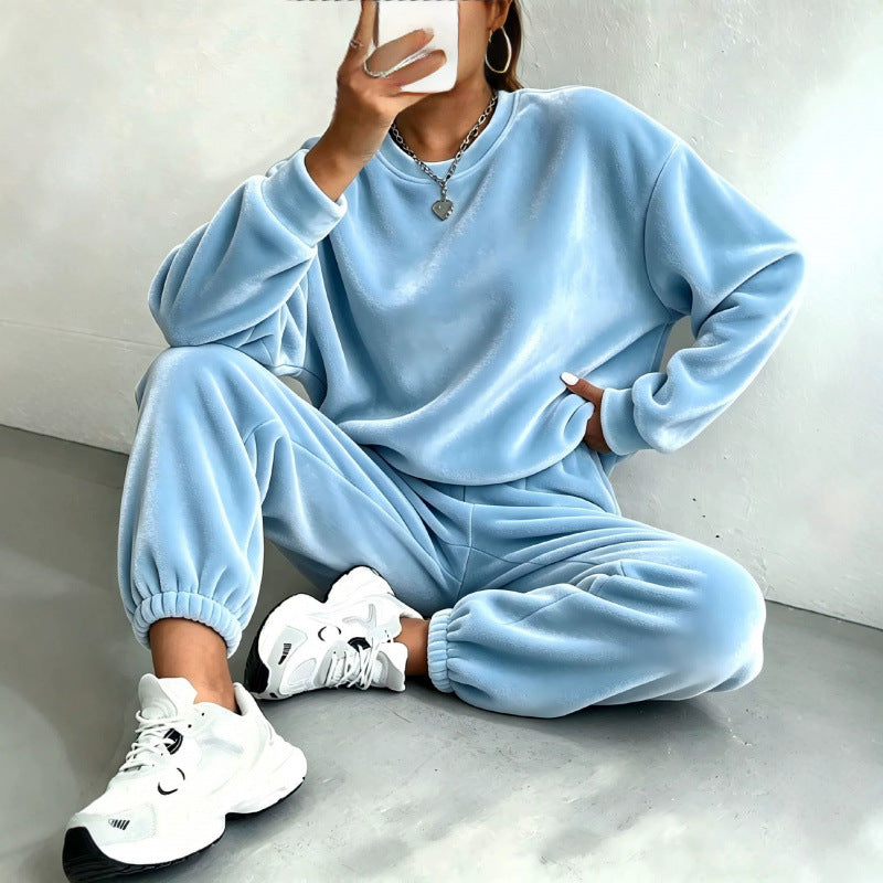 Damen Kuscheliges Velours-Lounge-Set mit Oversize-Sweatshirt und Joggerhose Echoarchiv