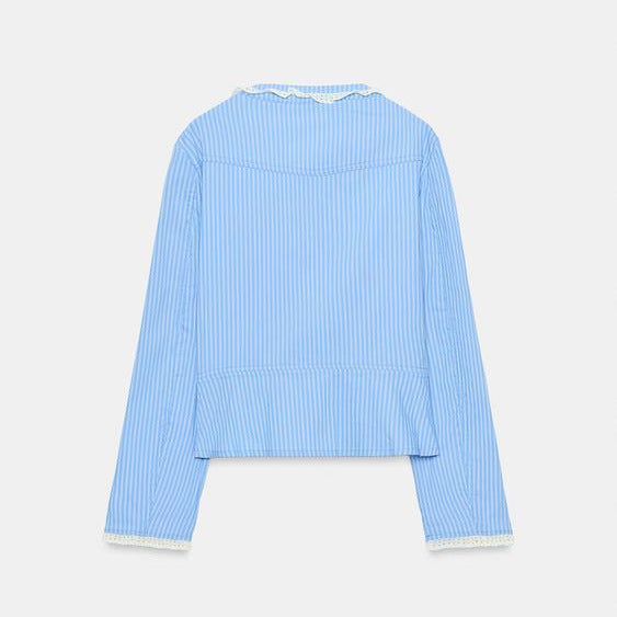 Damen Cropped gestreifte Baumwoll‑Blusenjacke mit Spitzenbesatz und doppelter Knopfleiste Echo Archiv