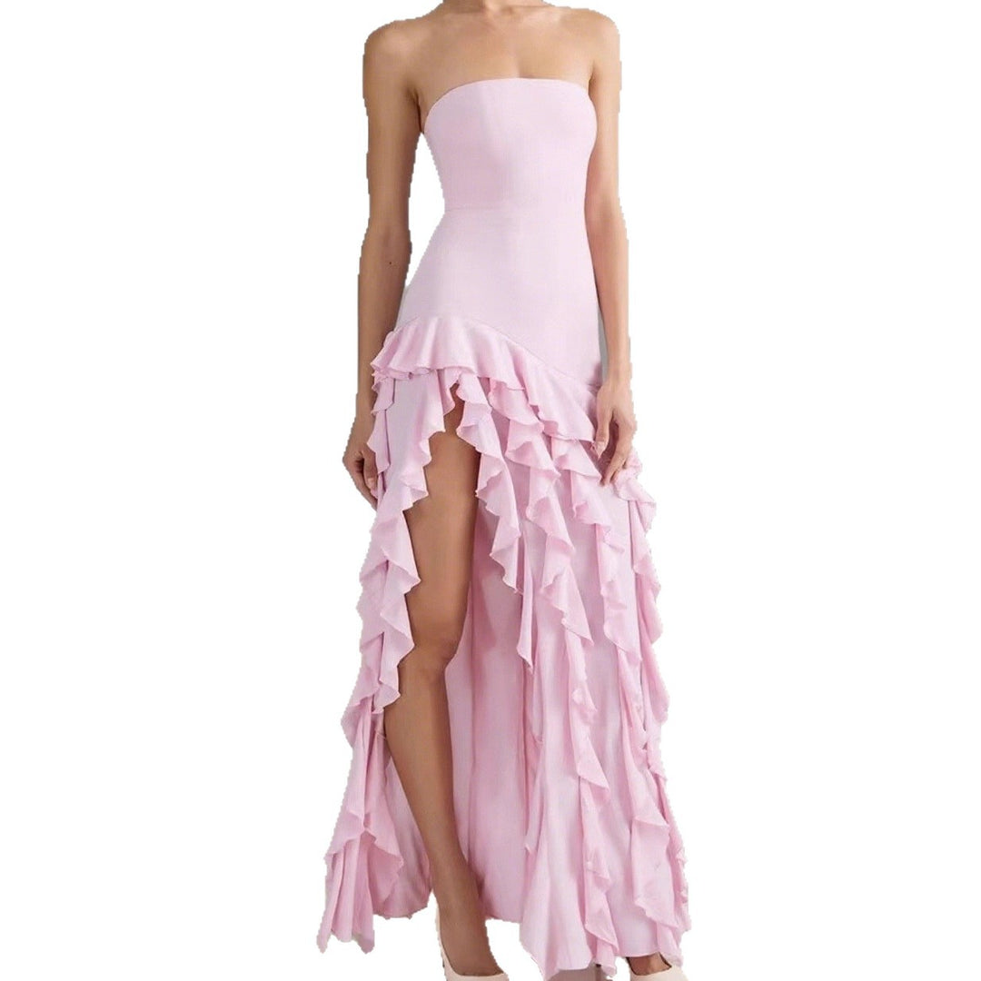 Damen Elegantes und asymmetrisches Abendkleid mit Rüschendetails Echo Archiv