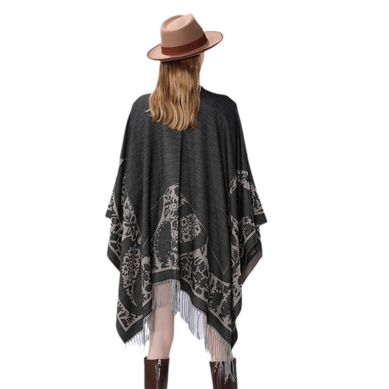 Damen Oversize-Umhangponcho mit floralen Medaillon-Jacquard und Fransensaum Echo Archiv