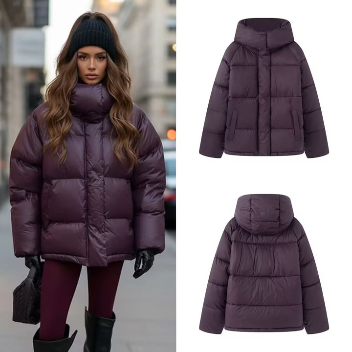 Damen Kurze wattierte Oversize‑Steppjacke mit hohem Stehkragen und Kapuze Echo Archiv