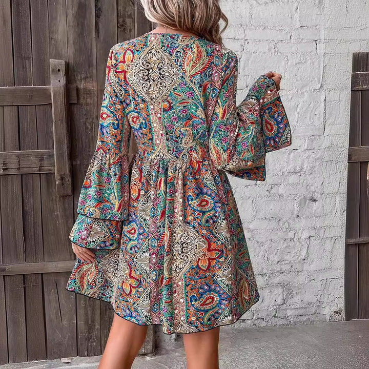 Damen nan Boho-Minikleid mit tiefem V-Ausschnitt, Trompetenärmeln und geraffter Taille Echo Archiv