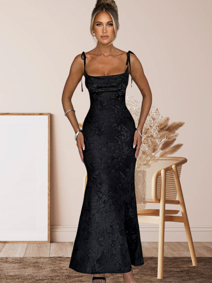 Damen Elegantes Maxikleid mit verführerischen Spaghettiträgern Echo Archiv