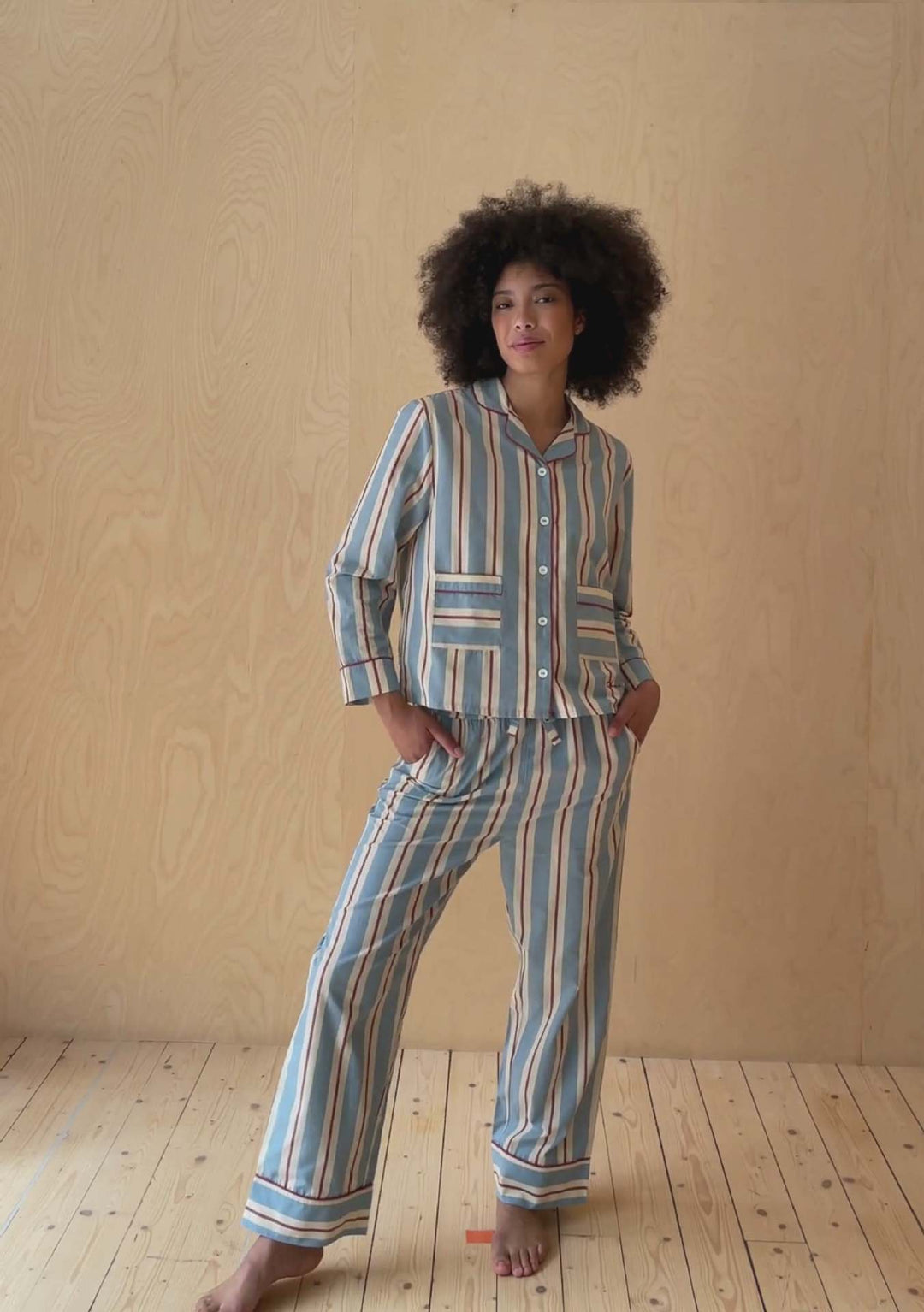 Damen Pyjama-Set mit modischem Streifenmuster Echoarchiv