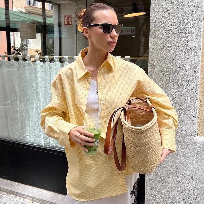 Damen nan lockere Oversize-Hemdbluse mit klassischem Kragen, durchgehender Knopfleiste und abgerundetem Saum Echo Archiv