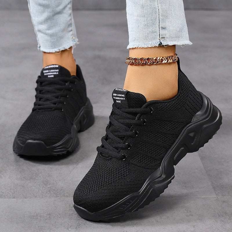 Damen Urbaner Strick-Sneaker mit elastischem Schaft, robuster Profilsohle und gepolstertem Komfortfußbett Echoarchiv