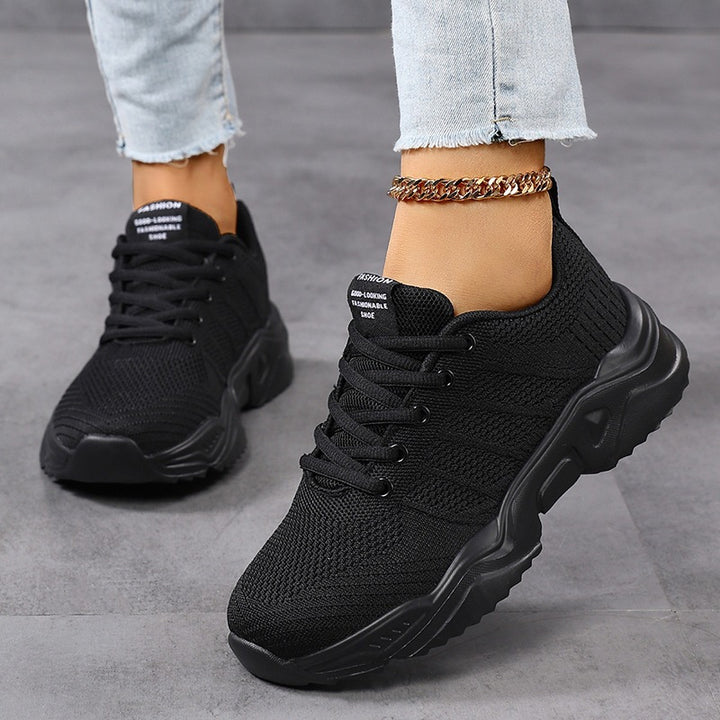 Damen Urbaner Strick-Sneaker mit elastischem Schaft, robuster Profilsohle und gepolstertem Komfortfußbett Echoarchiv