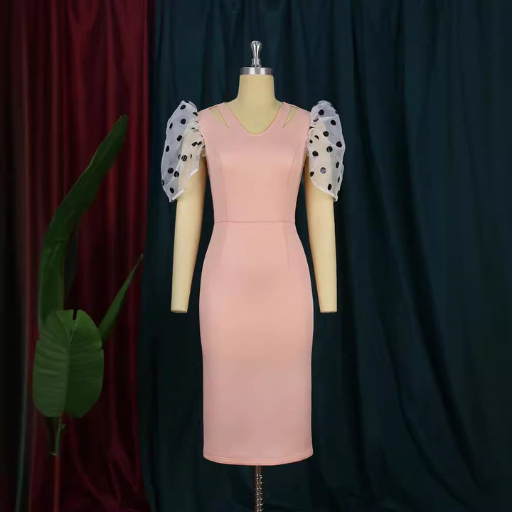 Damen Figurbetontes Kleid mit transparenten Puffärmeln Echo Archiv