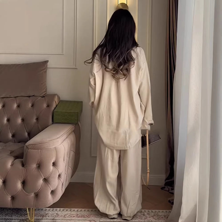 Damen Zweiteiliges Oversize Lounge‑Set mit Stehkragen und dekorativen Knotenverschlüssen Echoarchiv