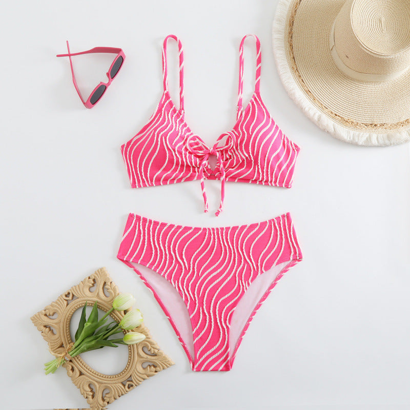 Damen Triangelbikini mit verspieltem Wellenmuster und verstellbarem Oberteil Echo Archiv