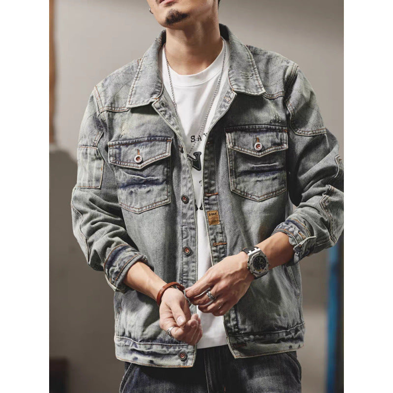 Herren Denim-Jeansjacke im Used-Look mit Hemdkragen, aufgesetzten Brusttaschen und legerer Passform Echoarchiv