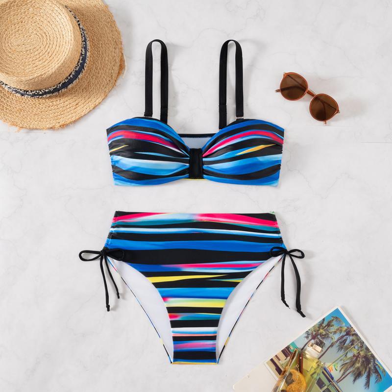 Damen Bikini-Set mit verführerischem Bandeau-Oberteil und hoch geschnittenen Hosen Echo Archiv