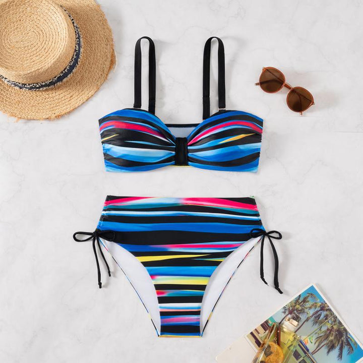 Damen Bikini-Set mit verführerischem Bandeau-Oberteil und hoch geschnittenen Hosen Echo Archiv