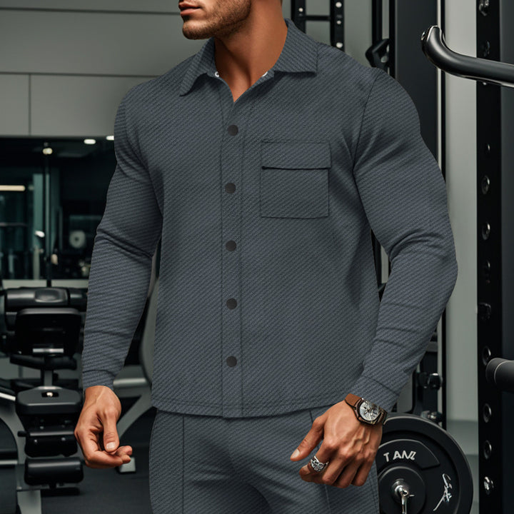 Herren langärmliges Fitness-Hemd mit strukturiertem Design und praktischer Brusttasche Echoarchiv