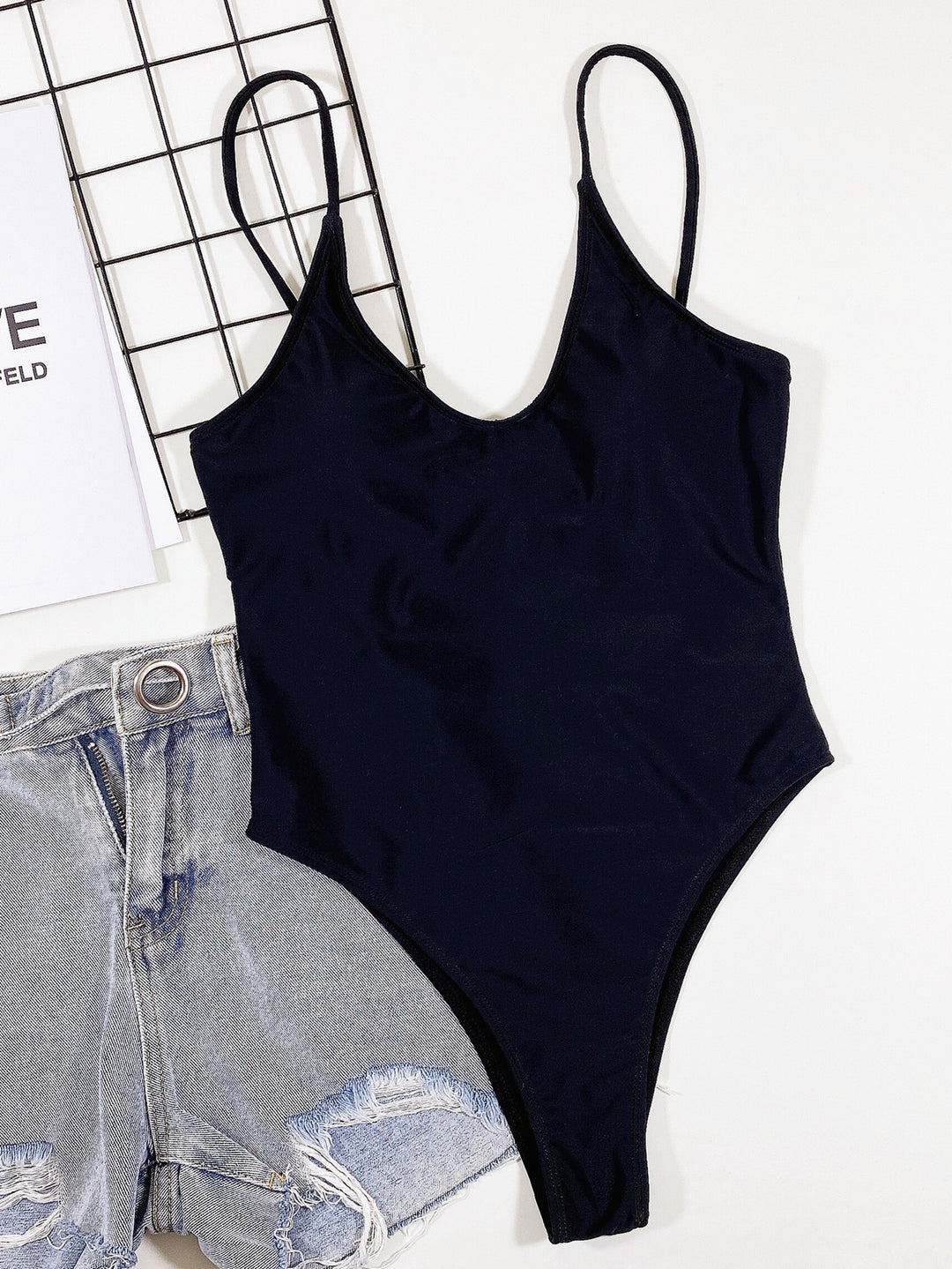 Damen Hochgeschnittener Cut-Out Badeanzug mit Bindebändern Echo Archiv