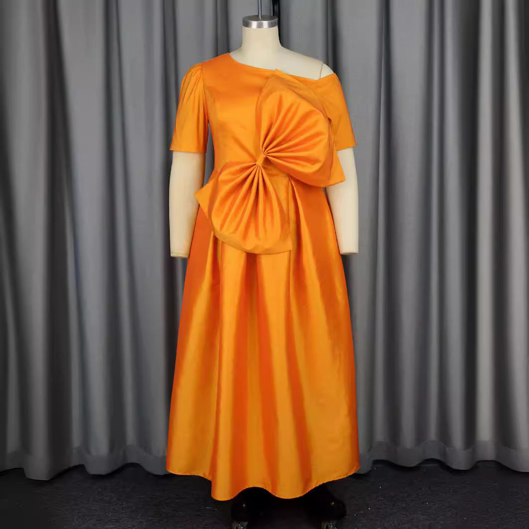 Damen Festliches Abendkleid mit asymmetrischem Ausschnitt und voluminösem Drapierungselement Echo Archiv