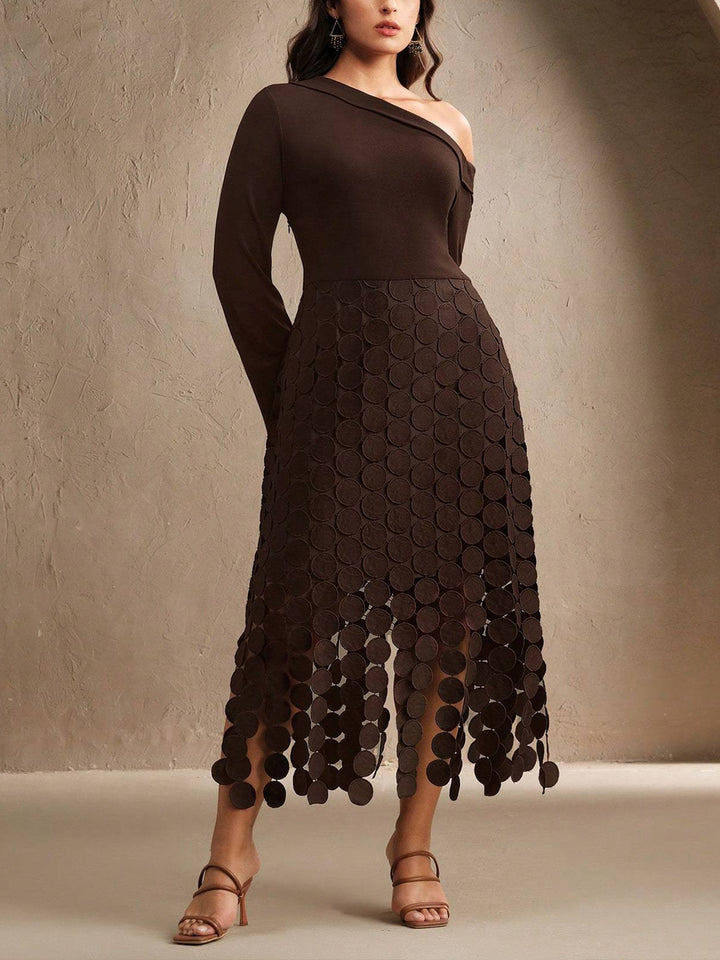 Damen Asymmetrisches Midikleid mit Ein-Schulter-Oberteil und Kreisapplikationsrock – Avérine