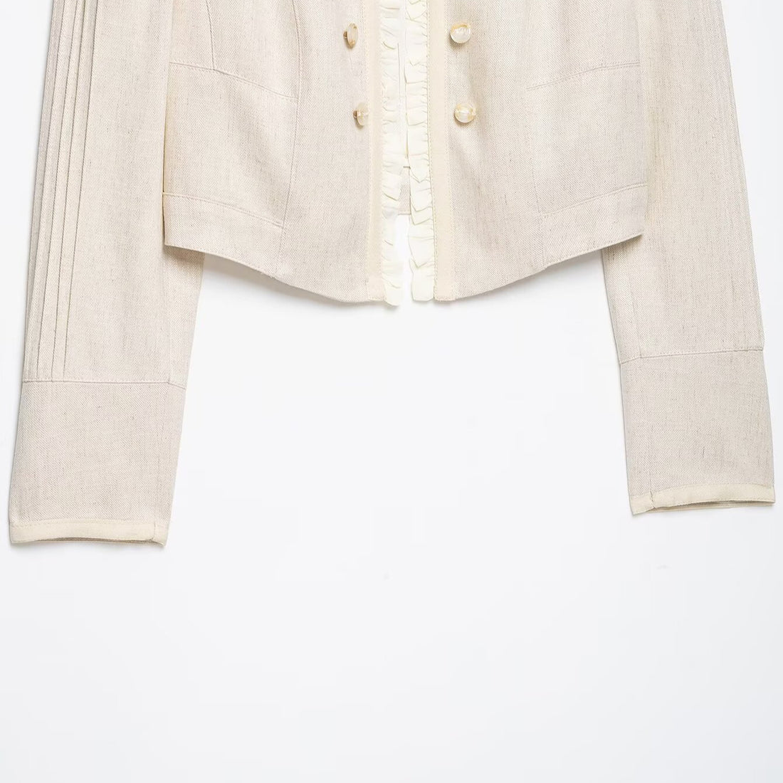 Damen Cropped Jacke mit Stehkragen, Biesenärmeln und Rüschenblende Echoarchiv