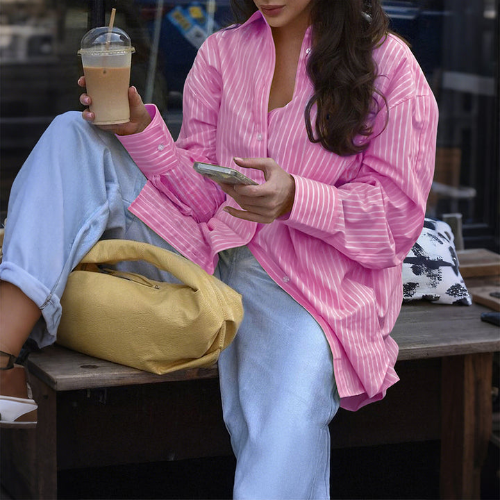 Damen oversized gestreifte Hemdbluse mit verlängertem Rückteil und extraweiten Manschetten – Maréline