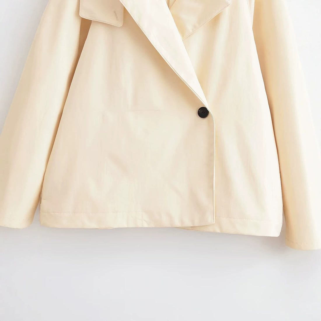 Damen Kurzjacke im Trenchstil mit asymmetrischem Revers Echo Archiv
