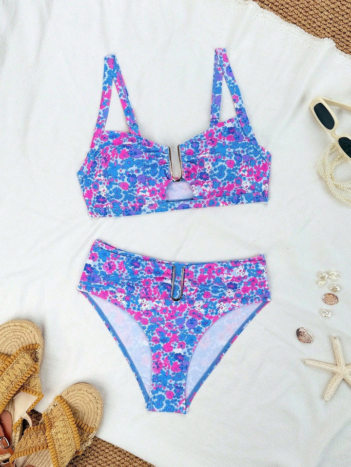 Damen Hochgeschnittener Bikini mit seitlichem Schnallendetail Echo Archiv