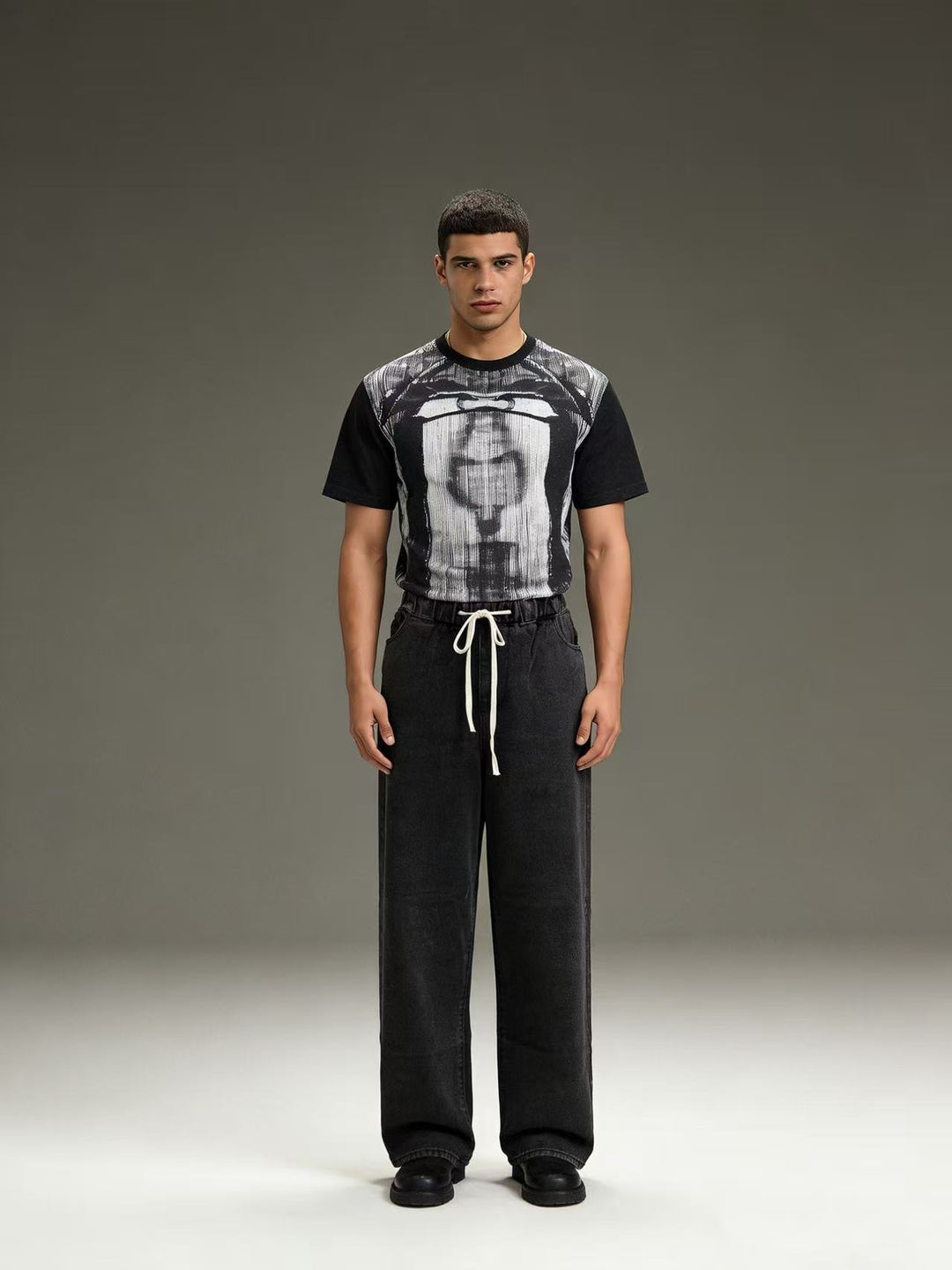 Herren lässiges Sweatshirt mit grafischem Print und Raglanärmeln Echo Archiv