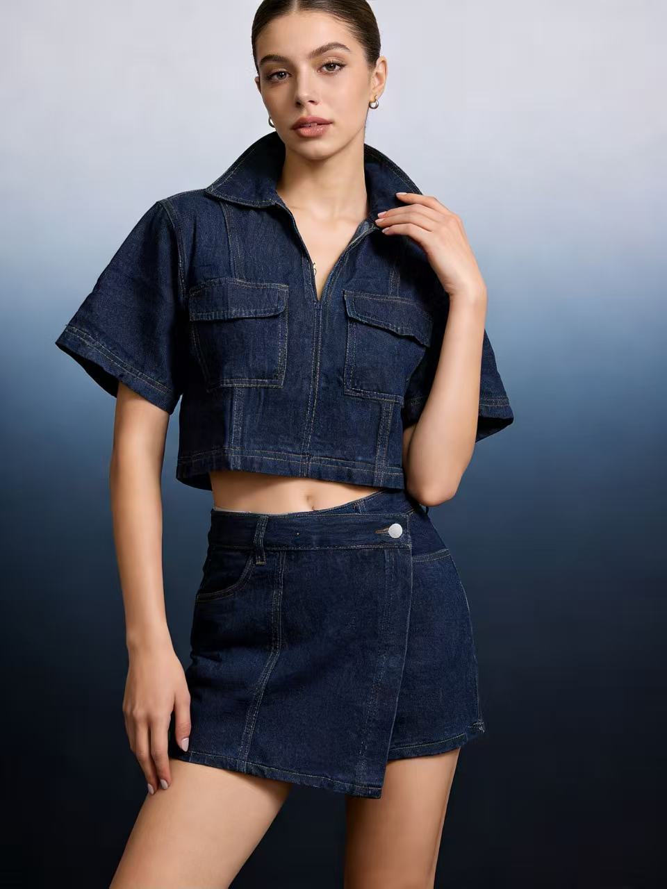 Damen modisches cropped Hemd mit aufgesetzten Taschen und lässigen Shorts Echo Archiv