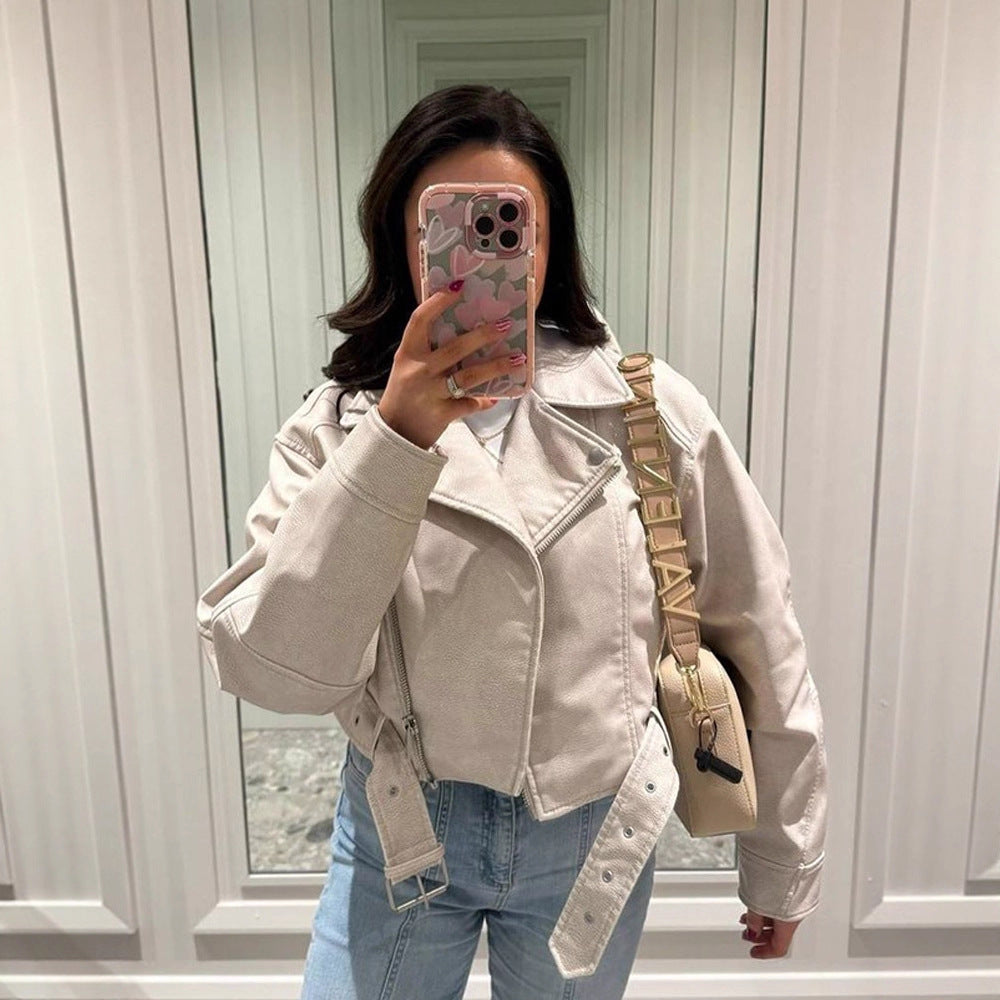 Damen Kurzgeschnittene Bikerjacke aus Kunstleder mit Taillengürtel Echoarchiv