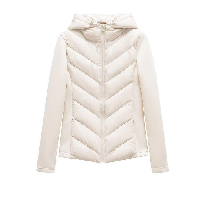 Damen nan gesteppte Kapuzenjacke mit Chevron‑Stepp, Einsätzen aus Softshell und verdecktem Reißverschluss Echo Archiv