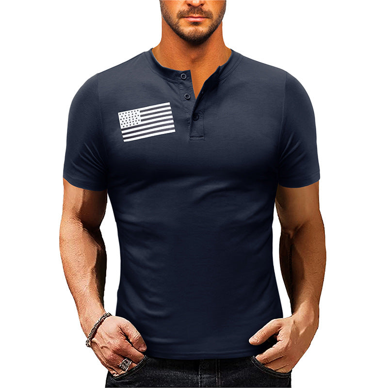 Herren Kurzarm-Henley-Shirt mit modischem Flaggenaufdruck Echoarchiv