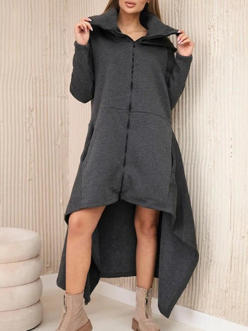 Damen nan asymmetrisches Sweatkleid mit hohem Stehkragen, durchgehendem Reißverschluss und verlängertem Rückensaum Echo Archiv