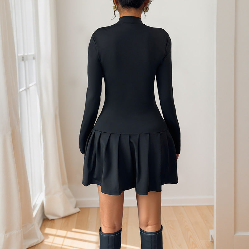 Damen Stilvolles Minikleid mit Taillenschneider und Rüschendetails Echo Archiv