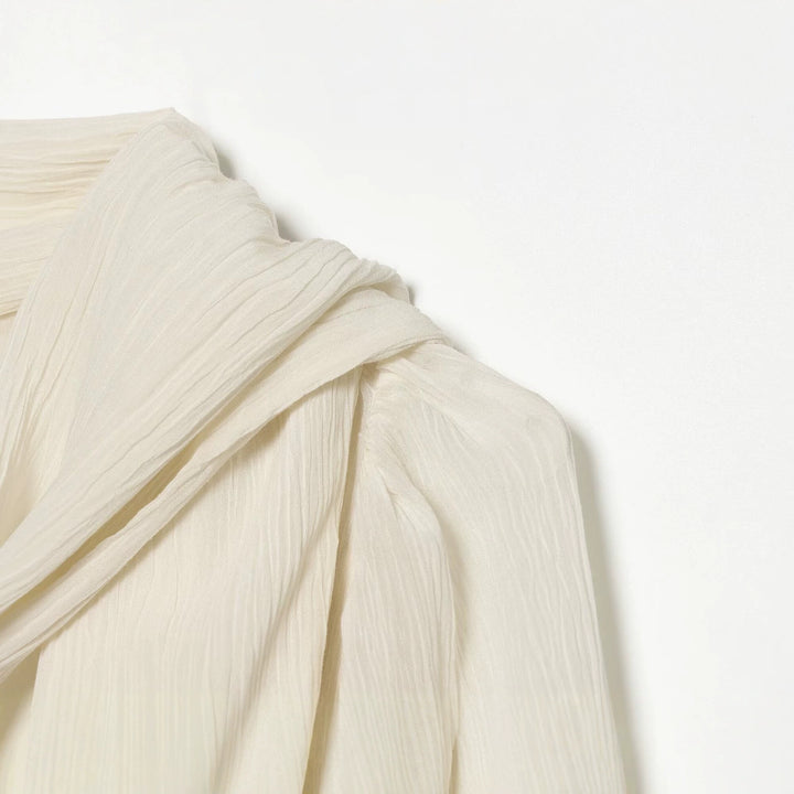 Damen Drapierte Chiffonbluse mit Wasserfall‑Schalkragen und Ballonärmeln Echo Archiv