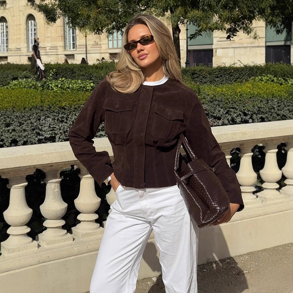 Damen Kurzjacke aus Veloursleder im Hemdjacke‑Stil mit aufgesetzten Brusttaschen Echoarchiv